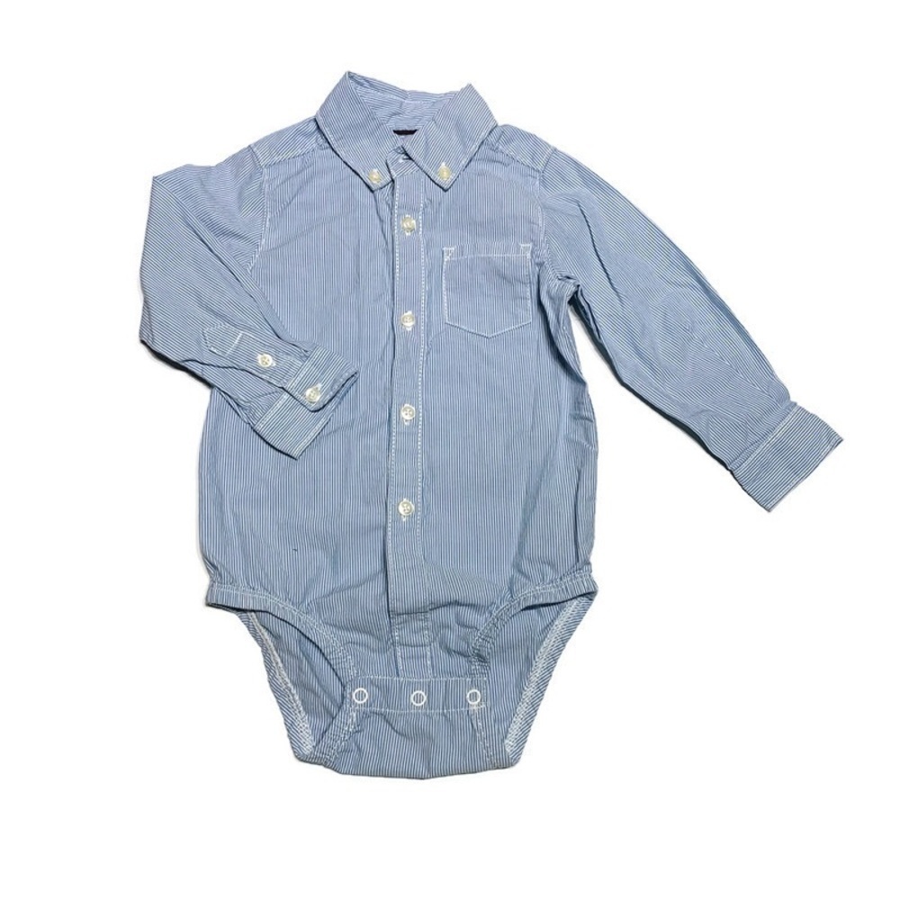 Carter’s baby boy’s 18M shirt
